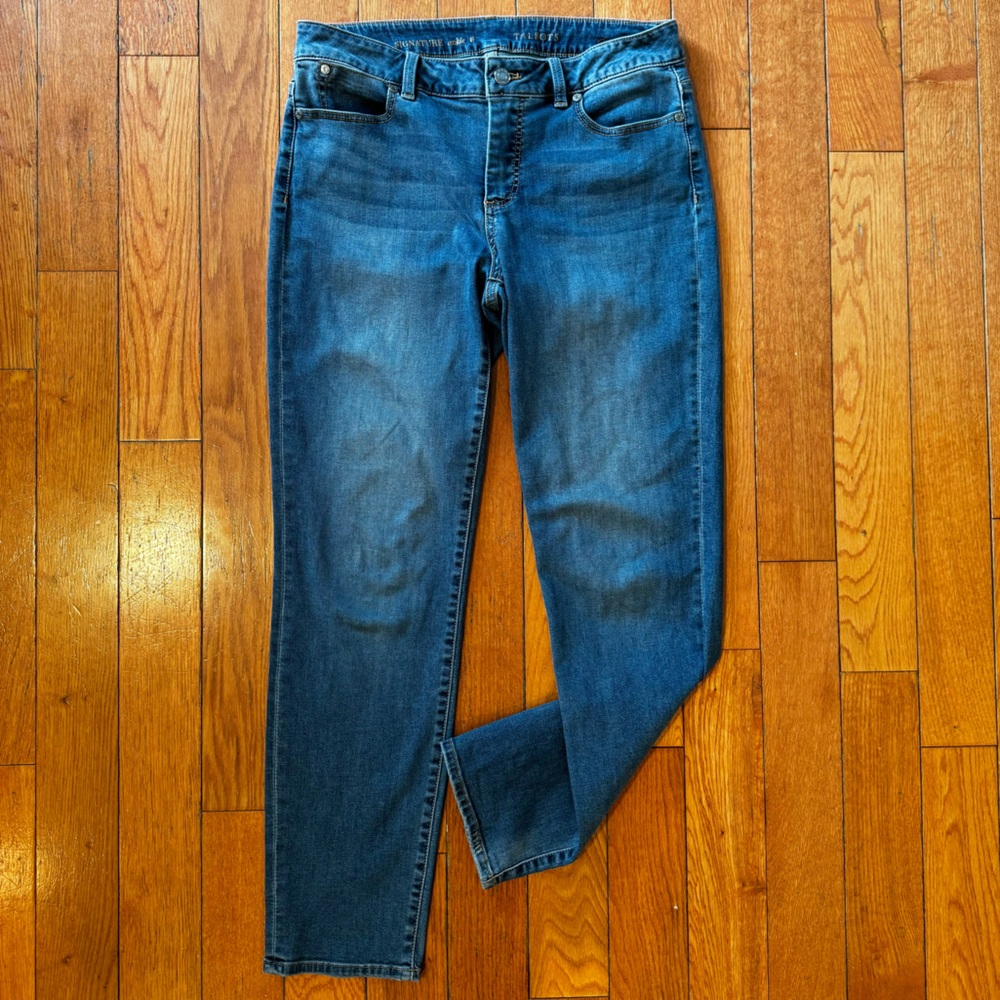 Tablots women’s size 8 denim blue jeans signature ankle. Slim stretch mid rise